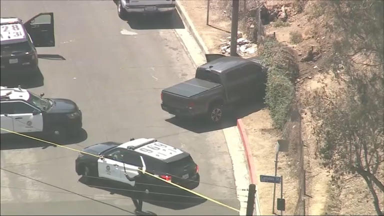 Officer shot after pursuing a stolen vehicle in Boyle Heights