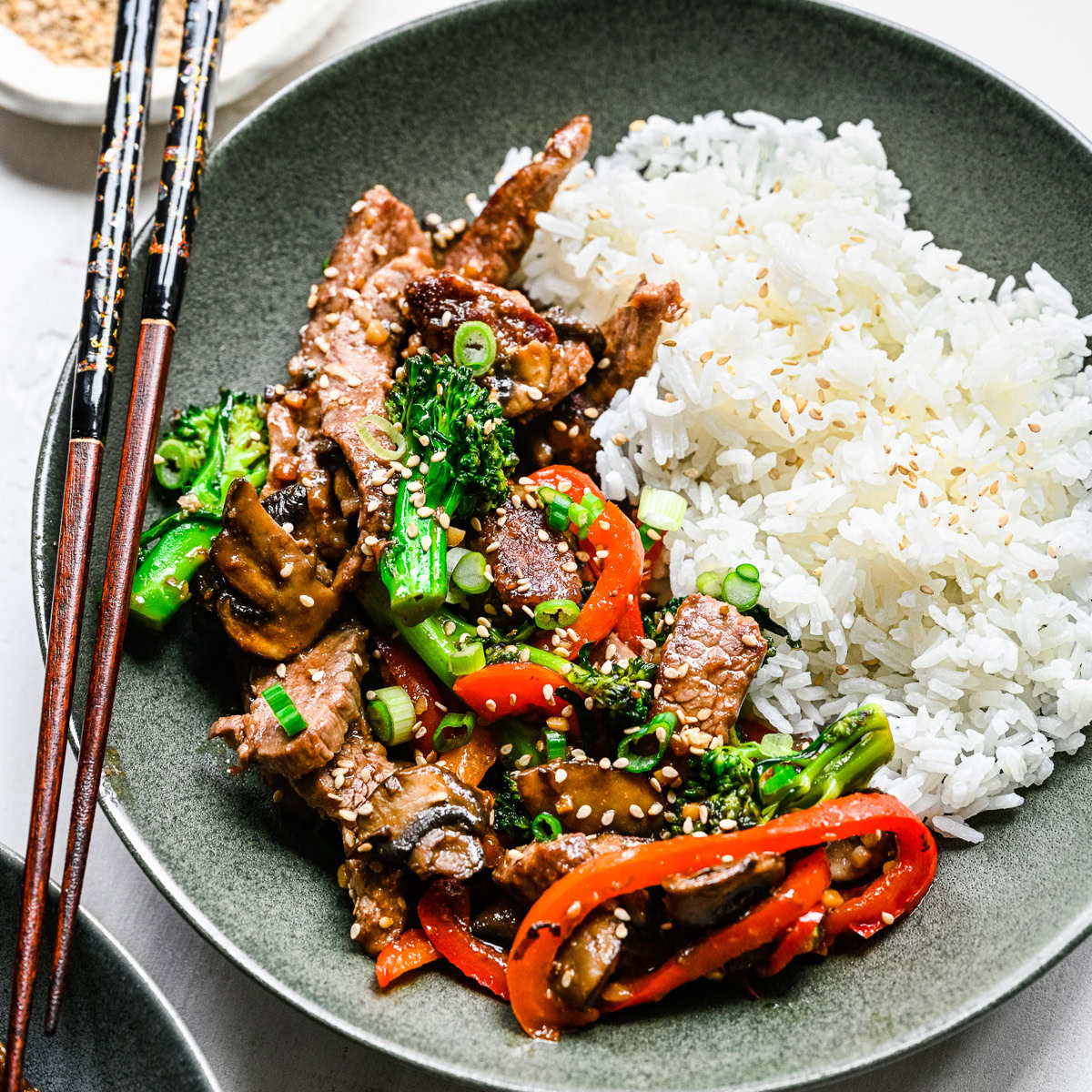Beef with garlic sauce