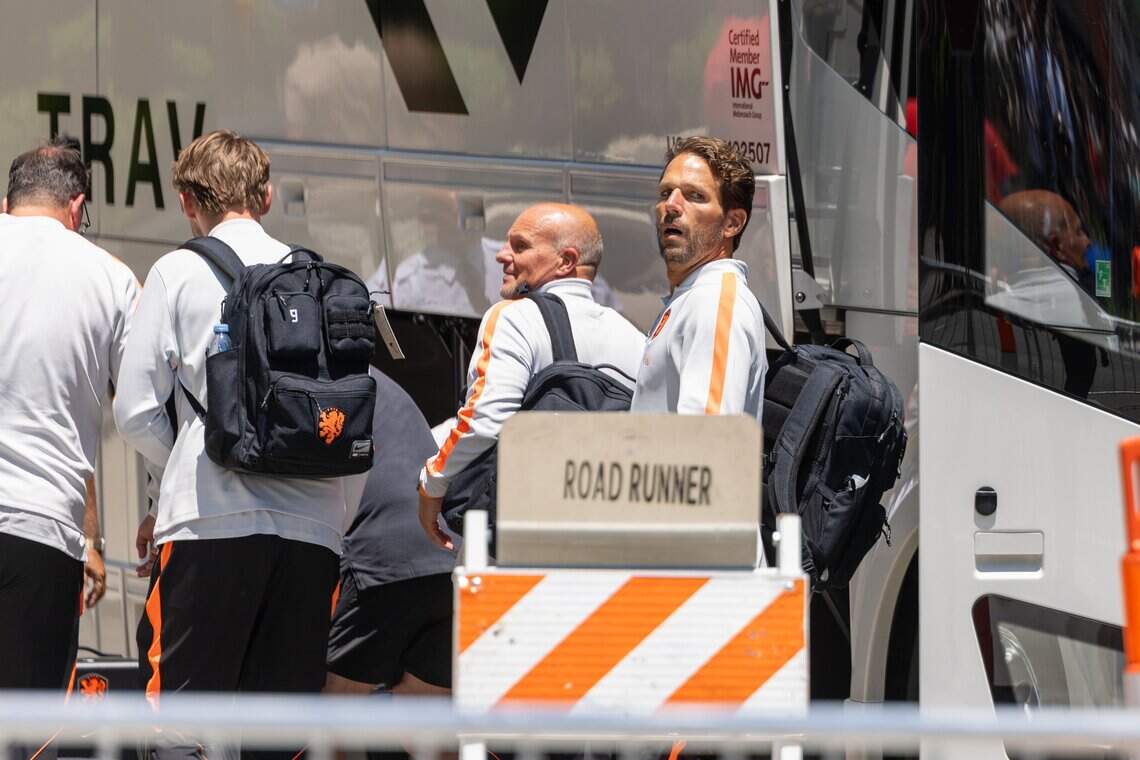 The Netherlands' World Cup team opted for a quiet arrival in Kansas ...