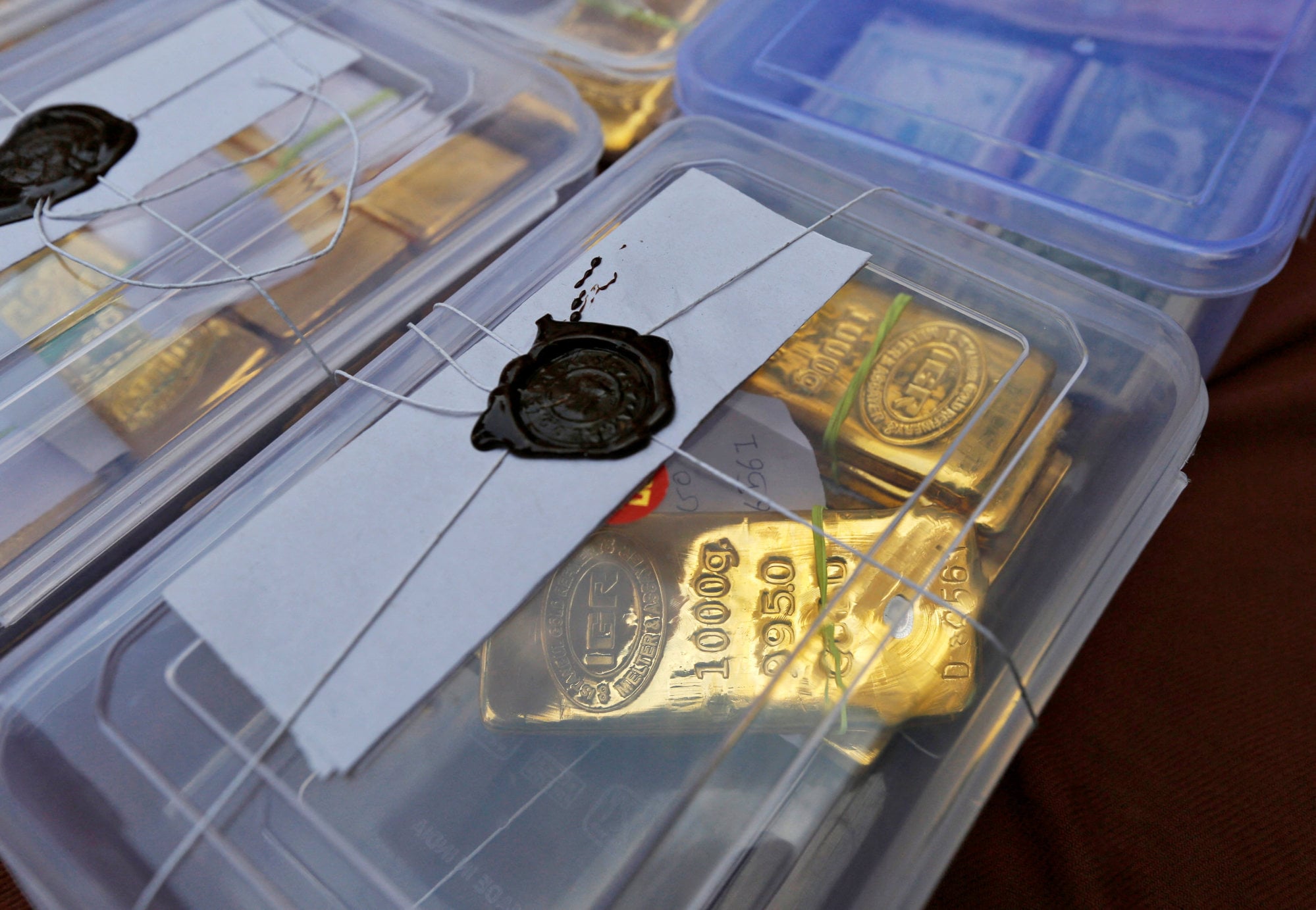 Gold smugglers 'make a killing' in India as grey market outshines hefty ...
