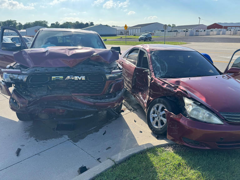 One person injured in three-vehicle crash near Casey’s in eastern Iowa
