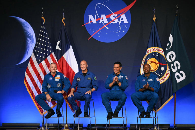 Earth’s first Starfleet NASA Artemis III program: Crew members, mission ...