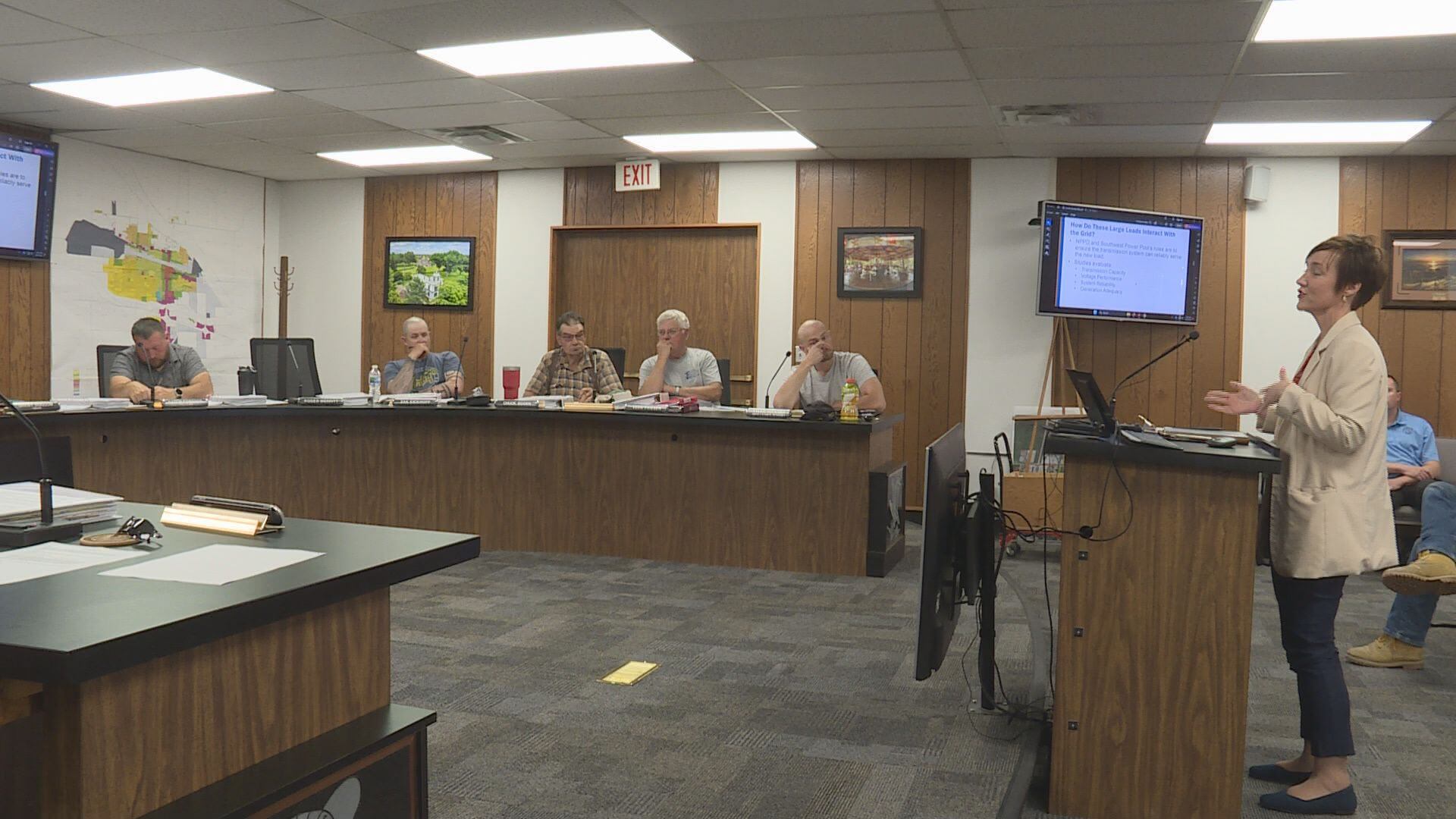 Lincoln County Planning Commission discusses data center regulations ...
