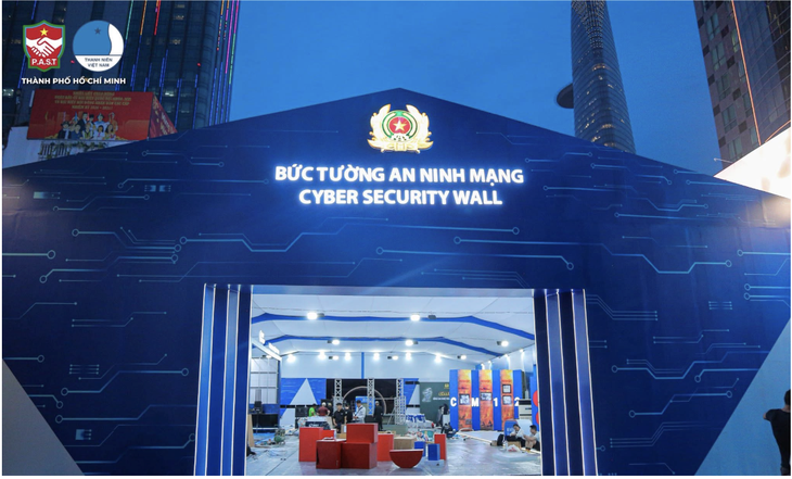 Đến phố đi bộ Nguyễn Huệ trải nghiệm 'Bức tường an ninh mạng', nhận diện các chiêu trò lừa đảo