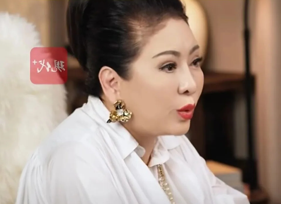 Mẹ Lưu Diệc Phi được nhiều người theo đuổi nhưng không kết hôn