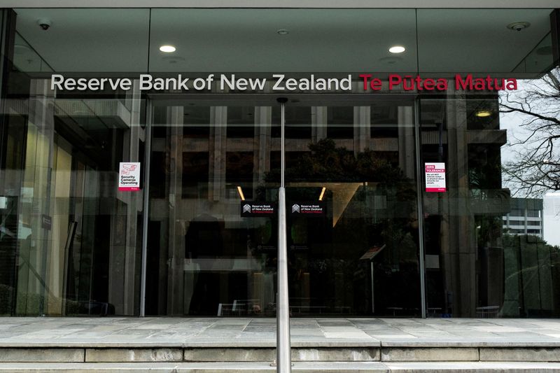 RBNZ's Inflation Push Under Scrutiny Amid Job Market Fears