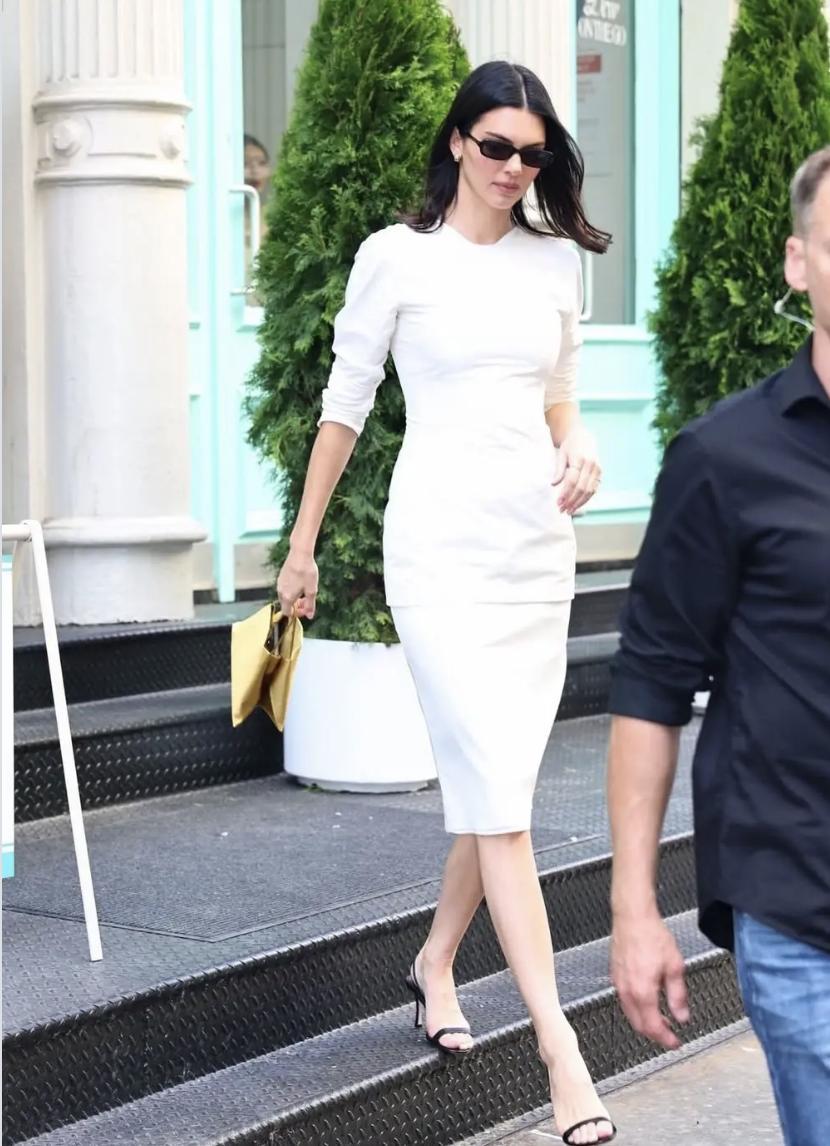 Summer fashion 2026: Kendall Jenner celebrity style revives the knee ...