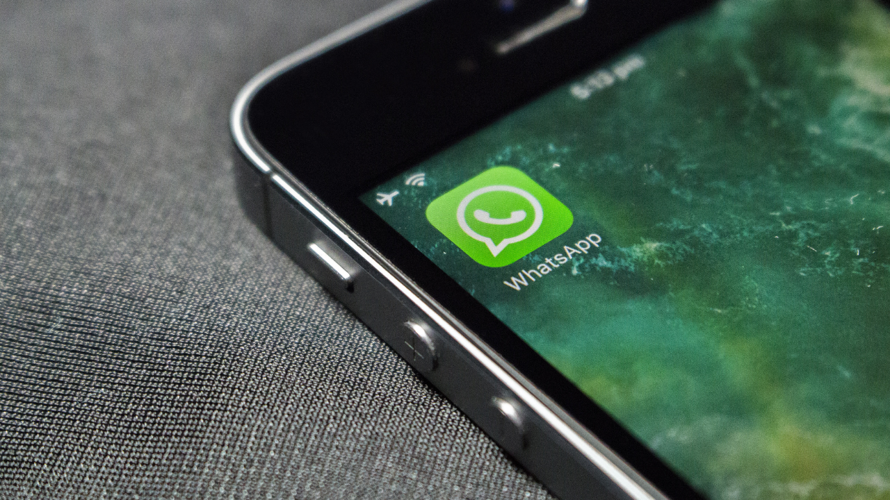 WhatsApp will soon allow you to save expired status updates automatically