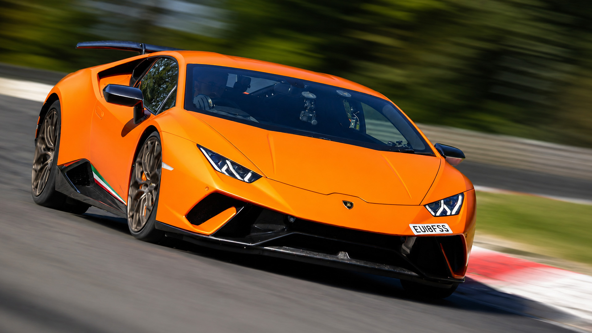 Can a Lamborghini Performante run faster than STO on track?