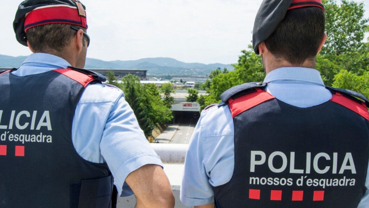 Tiroteo en Barcelona: un hombre muerto frente a una comisaría a horas ...
