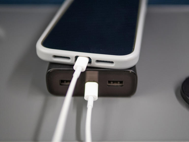 UK fliers urged to place tape on their power banks