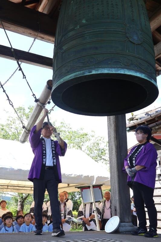 「時の記念日」鐘守の日髙さん夫婦に感謝 延岡・城山公園