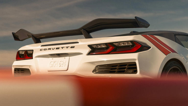 Only 2 naturally-aspirated V8 performance cars will survive 2027
