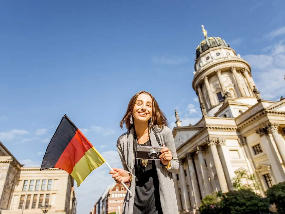 What is Germany's qualified employment visa and who can apply?