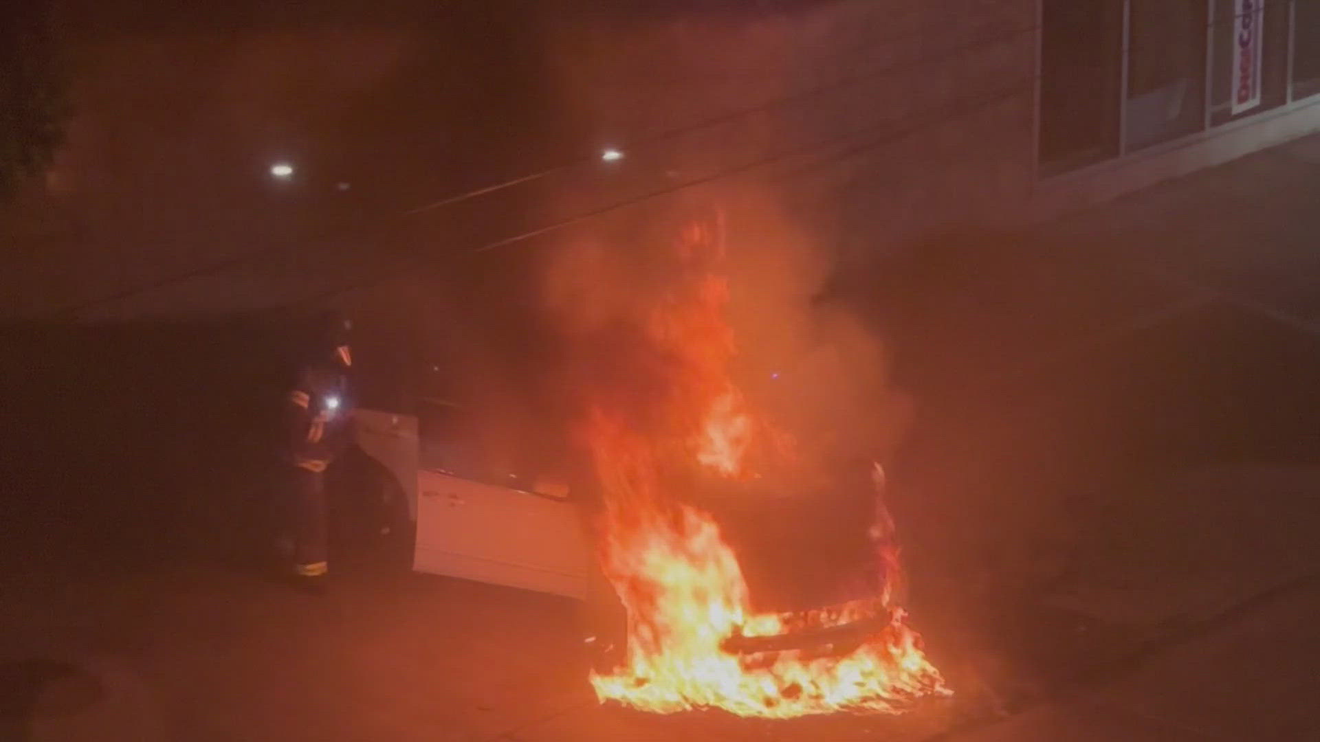 Breaking: Car fire in Queen Anne