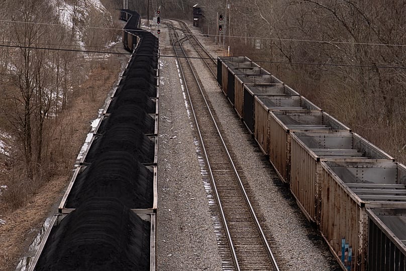 Solar Power Surpasses Coal in US Amid Trump's Challenges