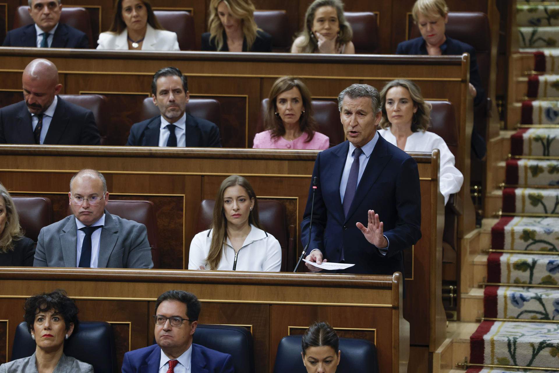 Feijóo acusa a Sánchez de beneficiarse de la corrupción y le insta a ...