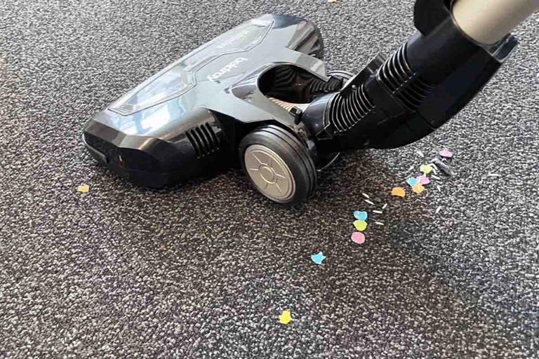 Akkustaubsauger im Test: Shark schlägt Dyson und Bosch