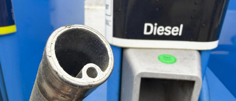 Unem, 'auto a benzina o gasolio resta più conveniente dell'elettrica'