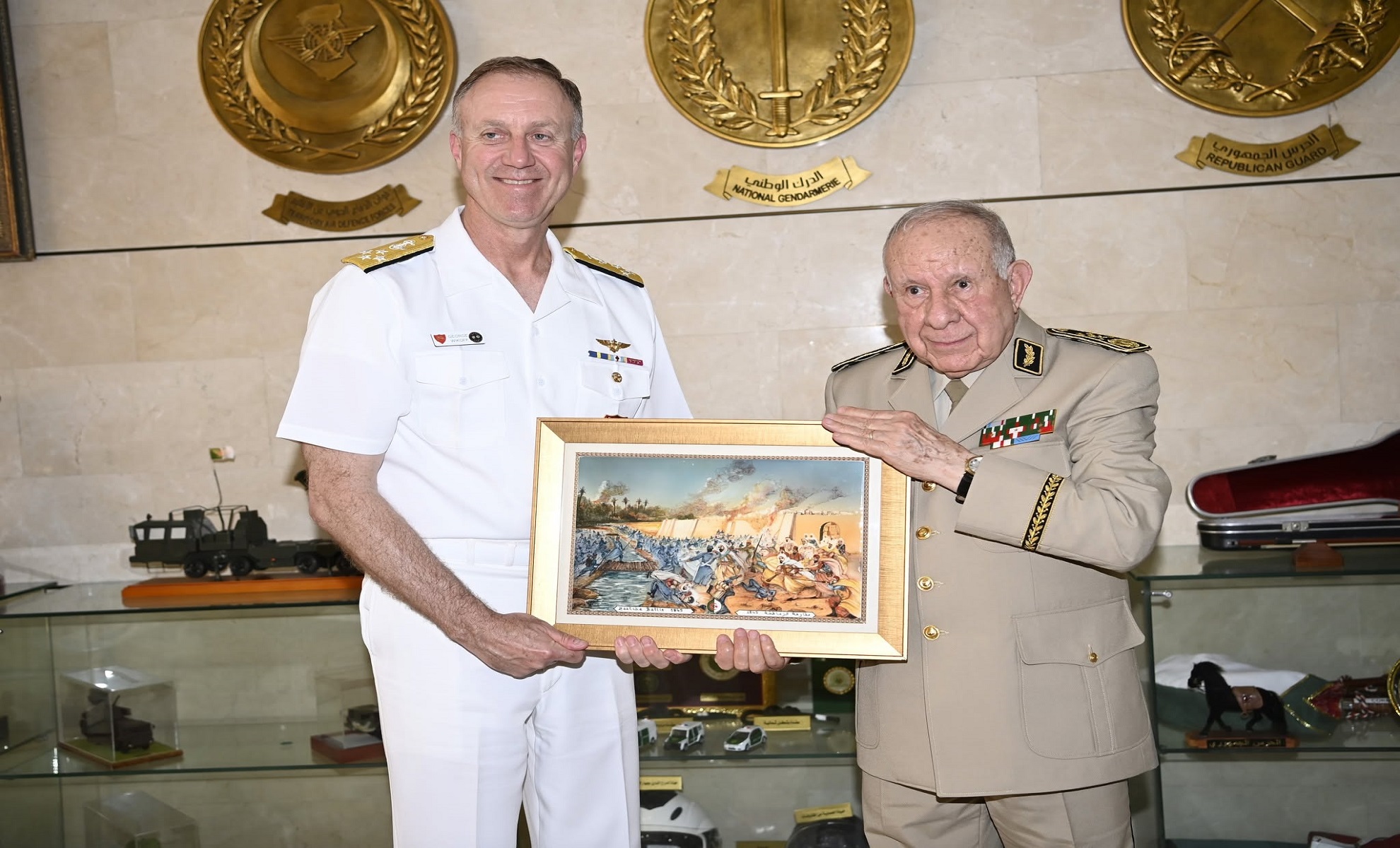 Coopération militaire : Chanegriha reçoit à Alger le commandant des ...