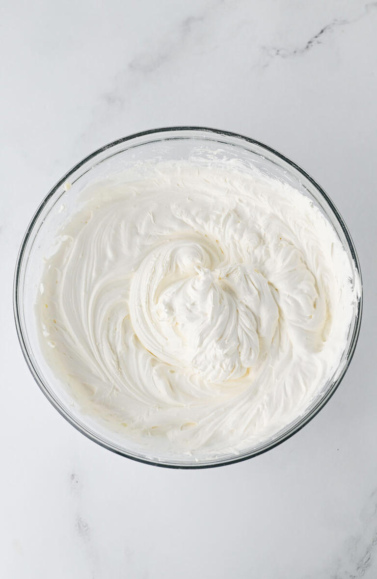 Easy OREO dip (no-bake, 5 ingredients)