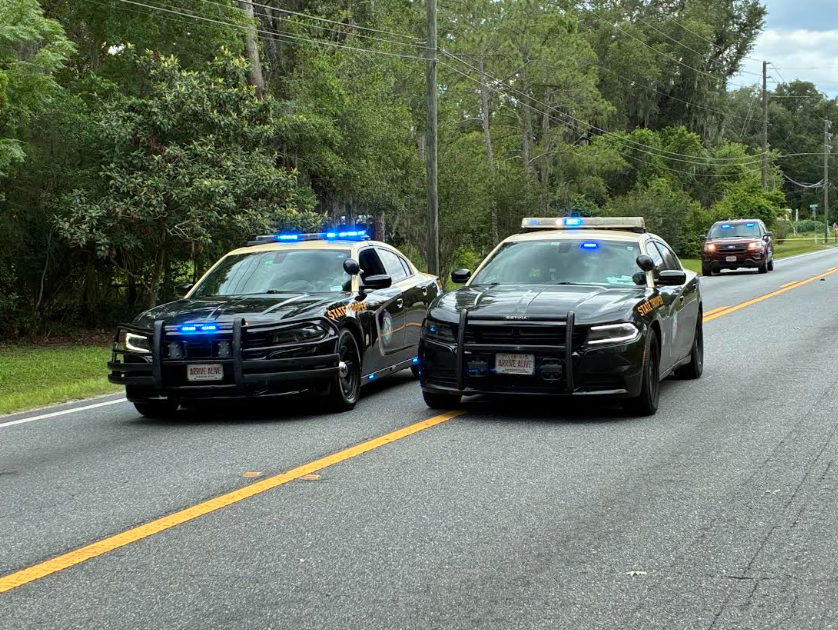 Sarasota County man killed after SUV crashes into tree