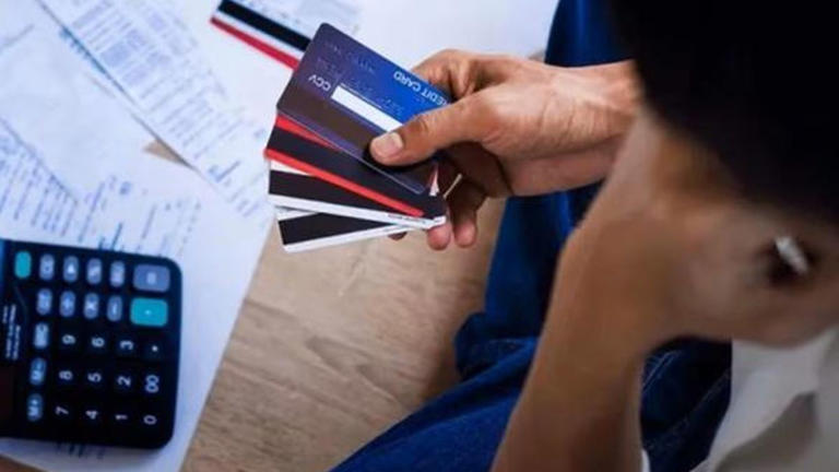 Advierten que se triplicó la morosidad y casi 12 millones de argentinos ...