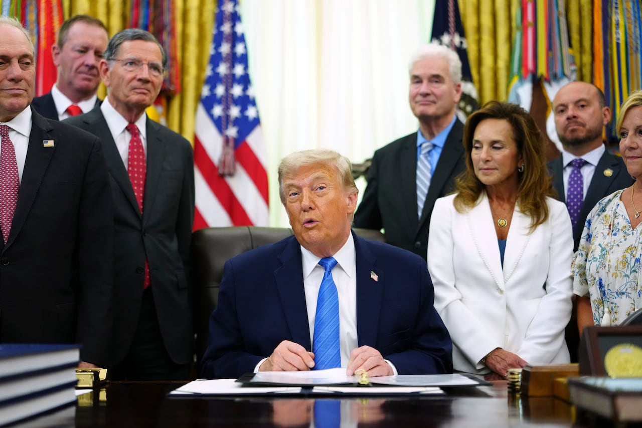 Trump threatens not to renew trade deal with Canada, Mexico
