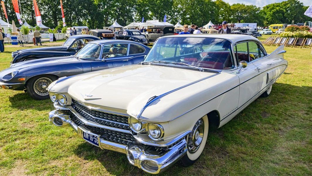 10 classic cars with iconic two-tone paintwork