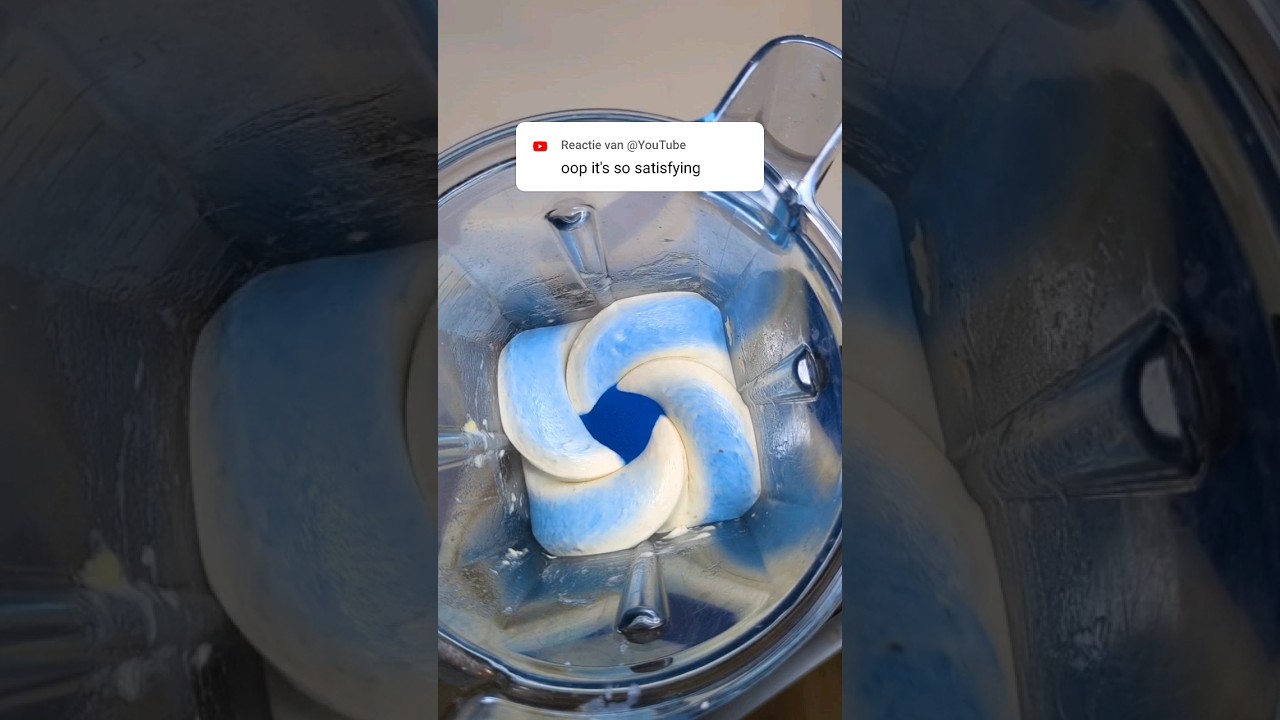 how-satisfying-is-this-blue-spirulina-smoothie