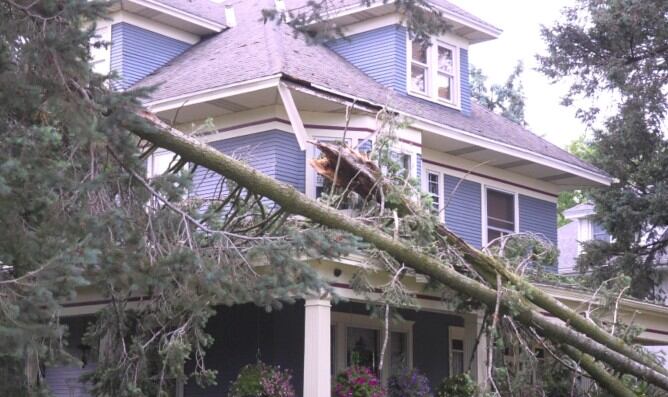 Homes damaged by downed trees, Iowans without power after storms