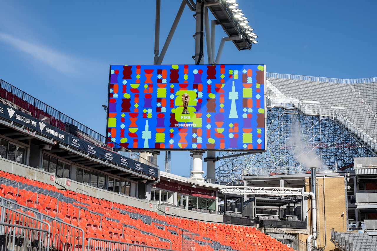 Credit cards, minimum spend: Toronto bars are changing policies during FIFA