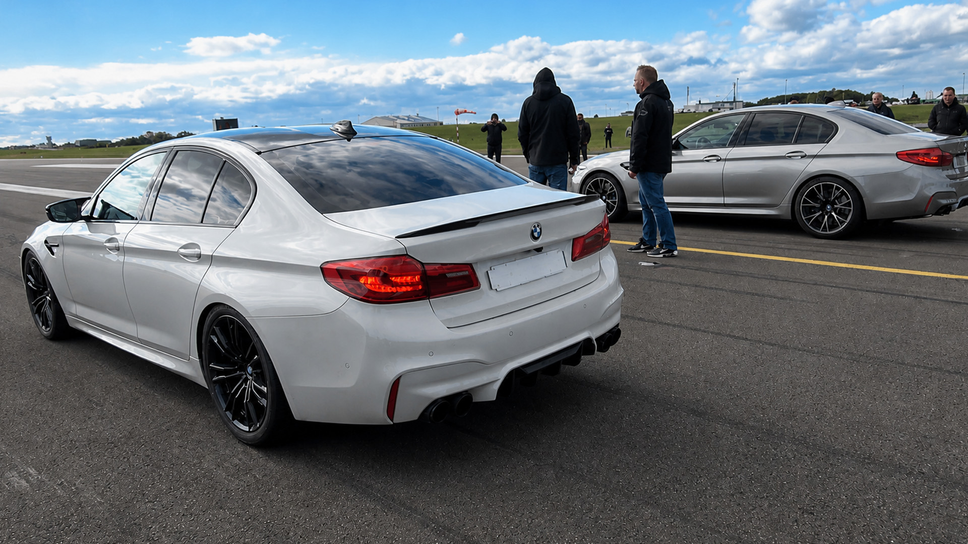 Showdown BMW M5 F90 LA Performance vs BMW M5 F90