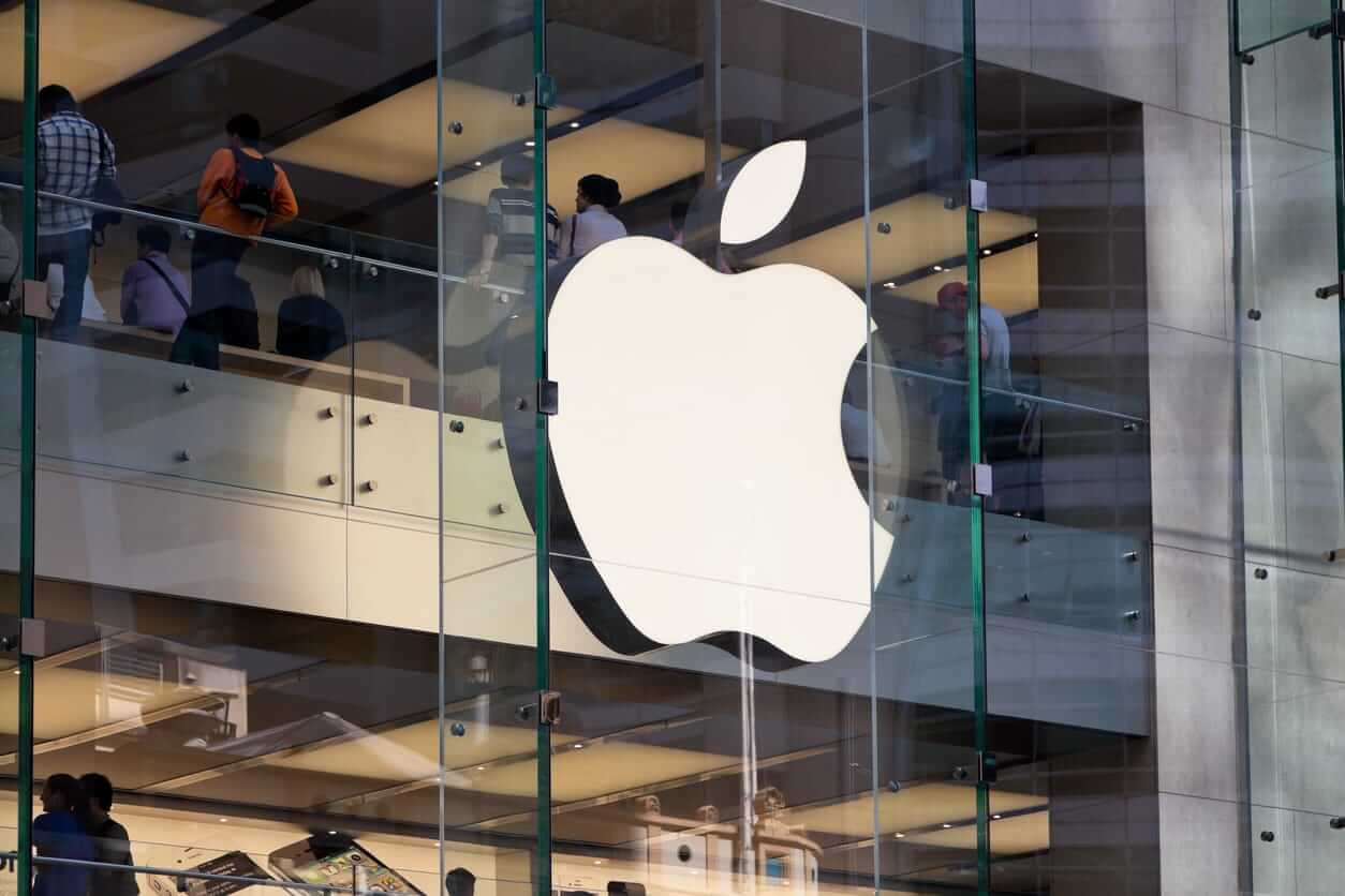 Apple Unveils Next-Gen Siri at WWDC: Will It Boost AAPL Stock?