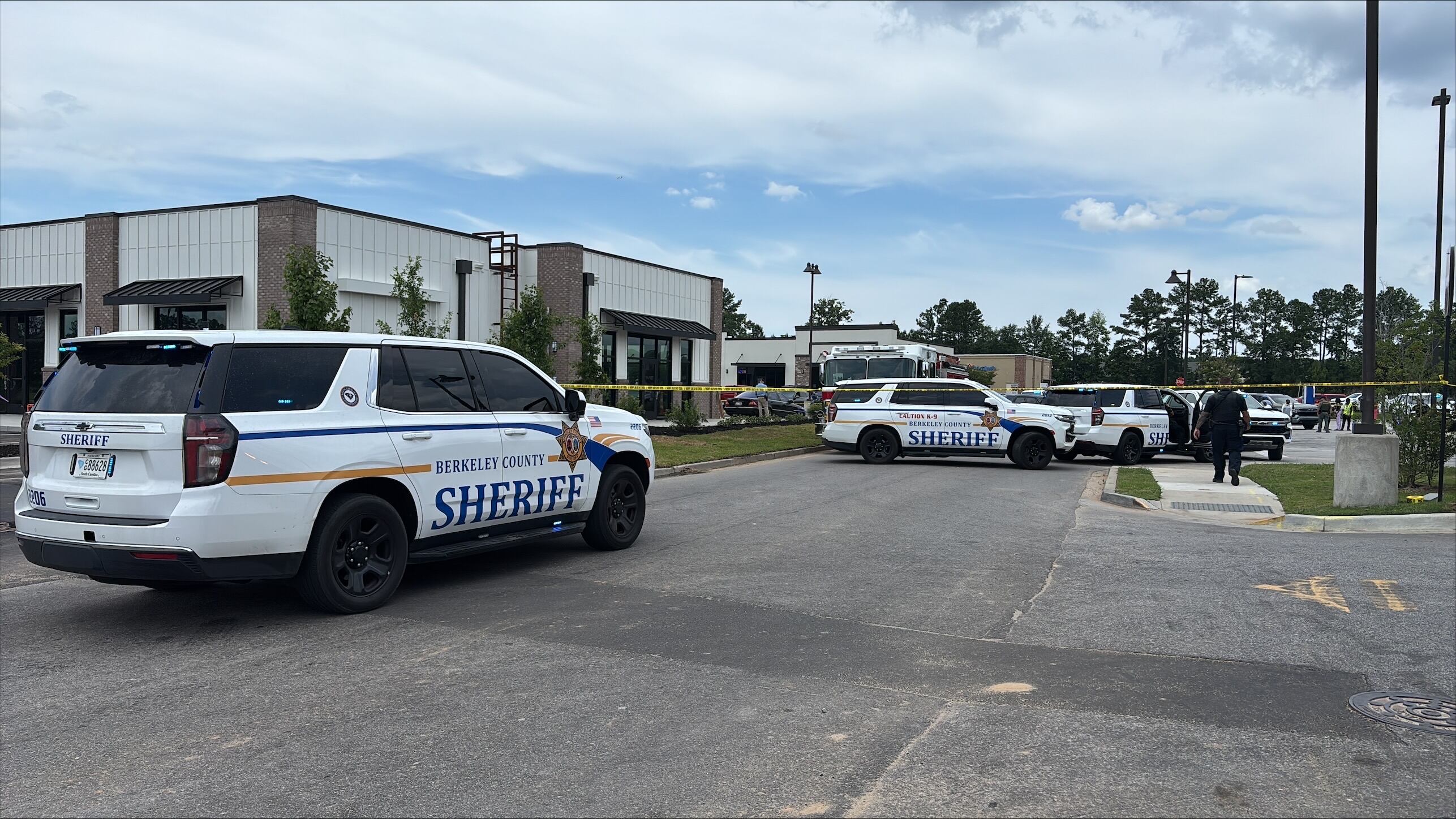 1 dead, 1 critically injured in Moncks Corner gas station shooting