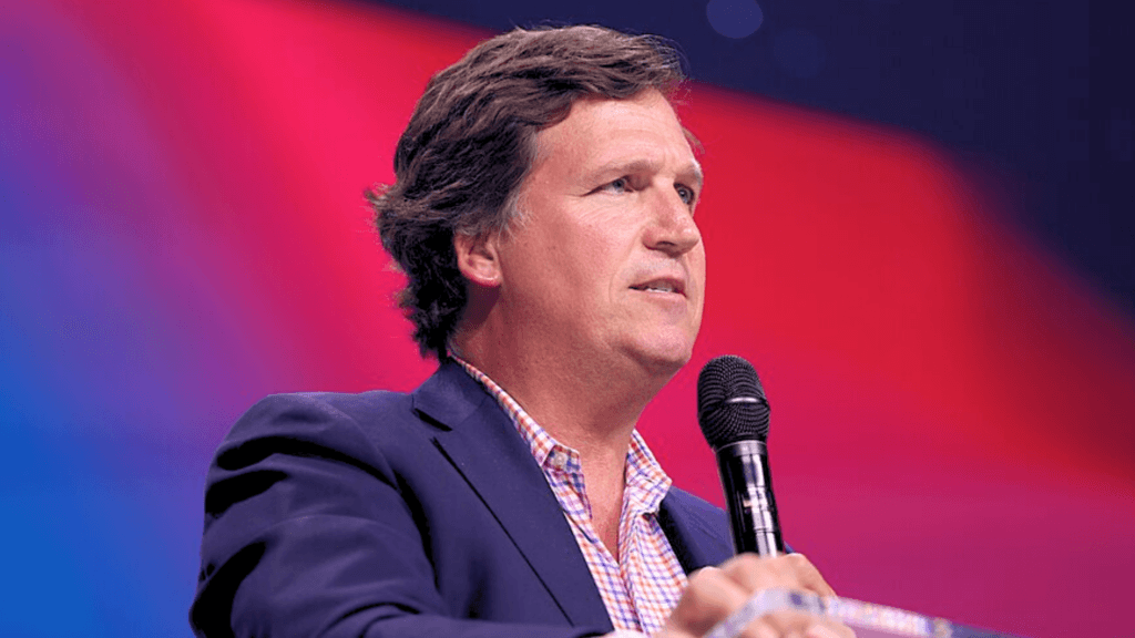 Tucker Carlson Urges Americans to Cut Credit Card Payments as Experts Warn of Risks
