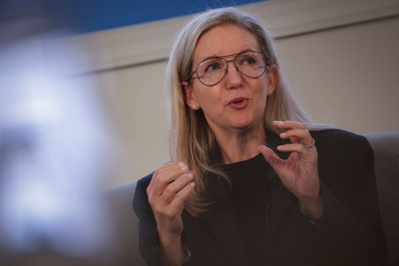 How Cracker Barrel's CEO Saved Her Job by Ditching Her Own Plan