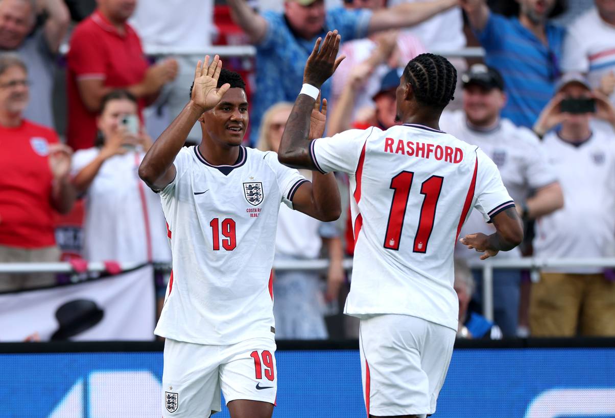 england-fans-say-game-s-gone-after-spotting-bizarre-scenes-during