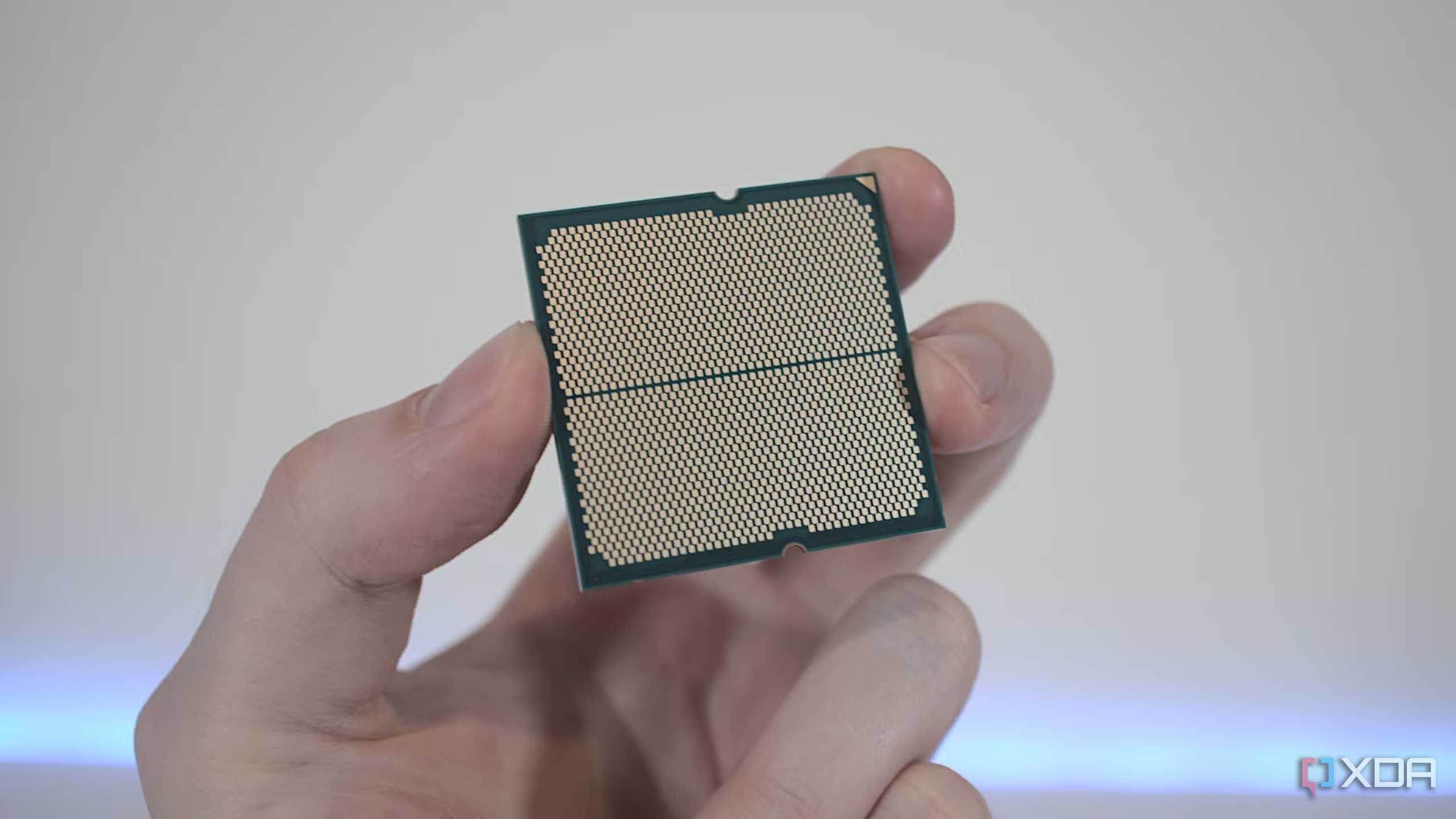 amd-ryzen-5-7600-cpu-in-hand