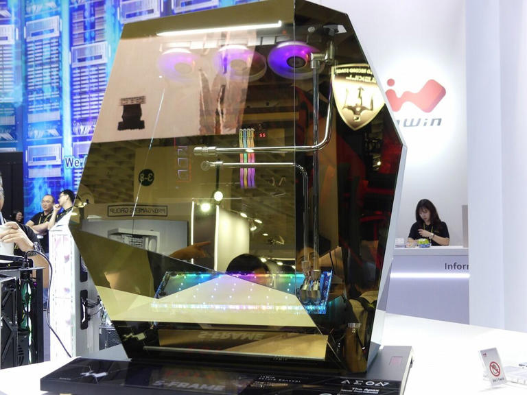 Computex Taipei 2026 - In Winが可動ギミックの巨大ケース「AEON」を展示、和風なミドルタワーも