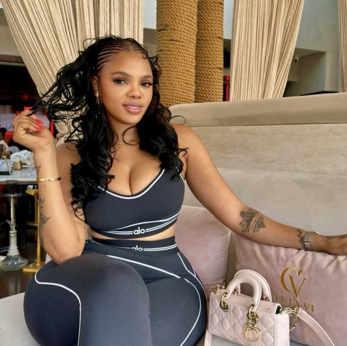 Here's a look at singer Londie London's viral dance video