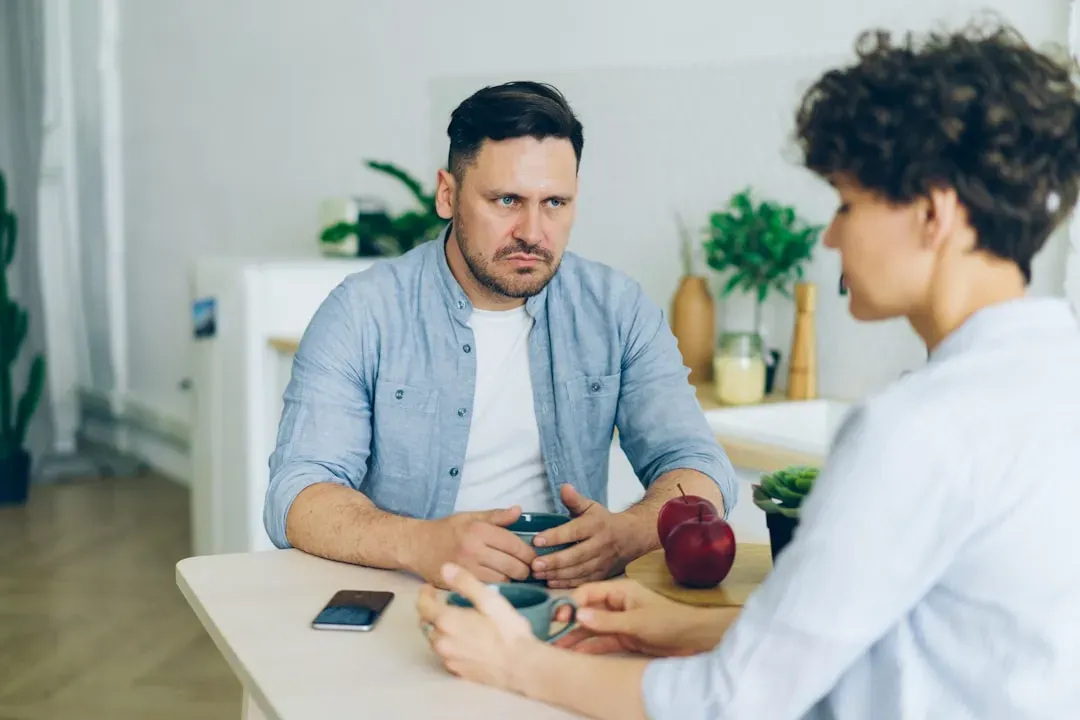 6 things emotionally intelligent partners quietly never do