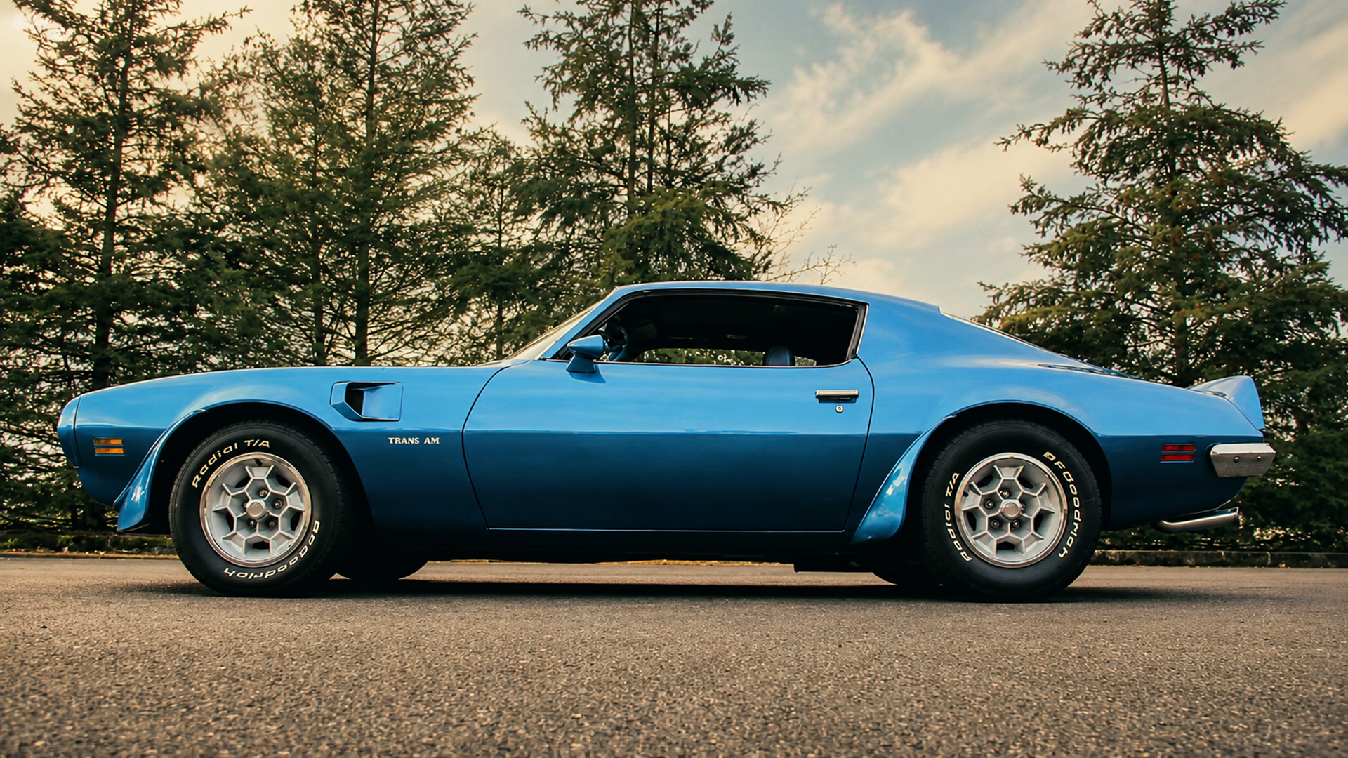 Beating striking regulations with pure American V8 muscle
