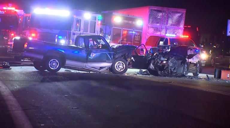 3 seriously hurt in overnight crash in west Phoenix