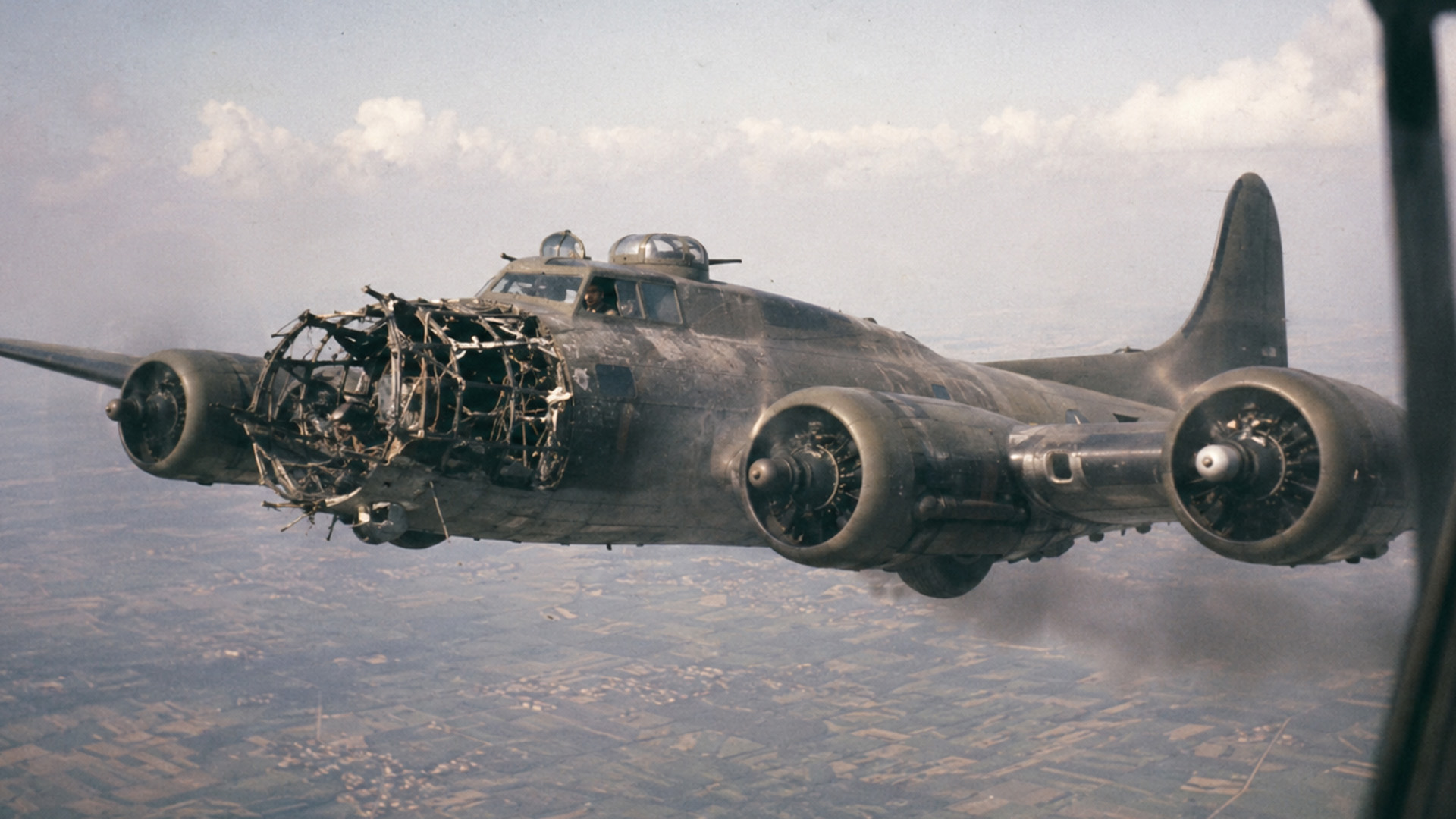 The B-17 that flew without a nose in World War II