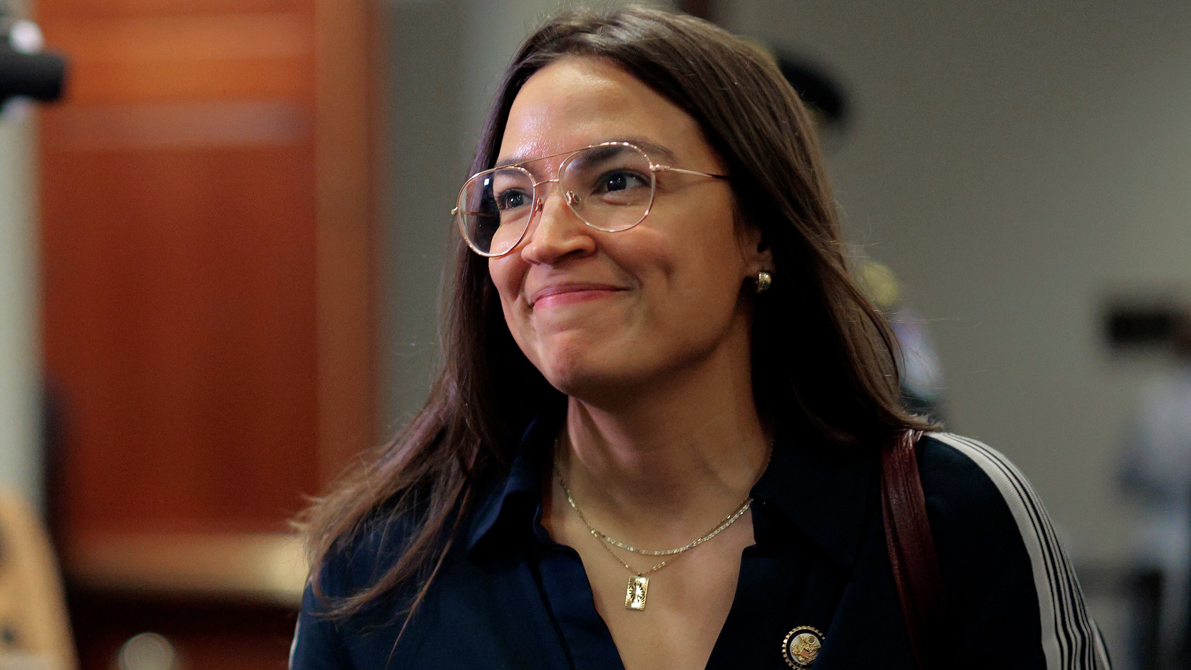 Democrat star wins over crucial Trump voting bloc