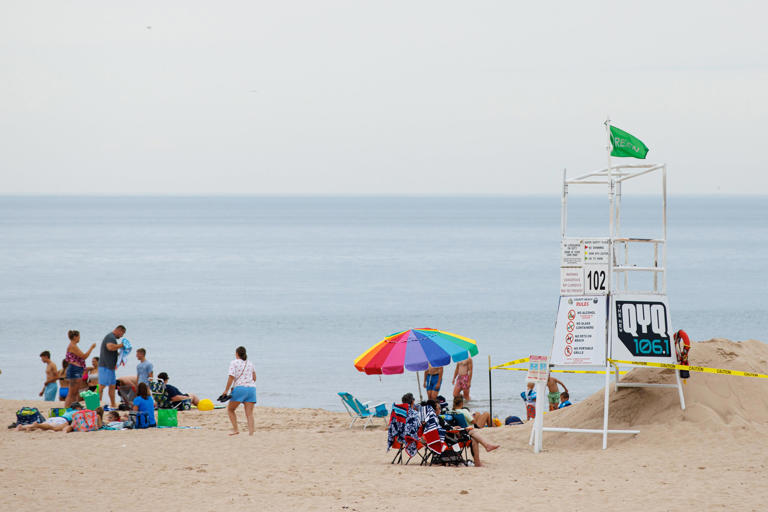 Do's and don'ts to stay safe while swimming in Lake Michigan