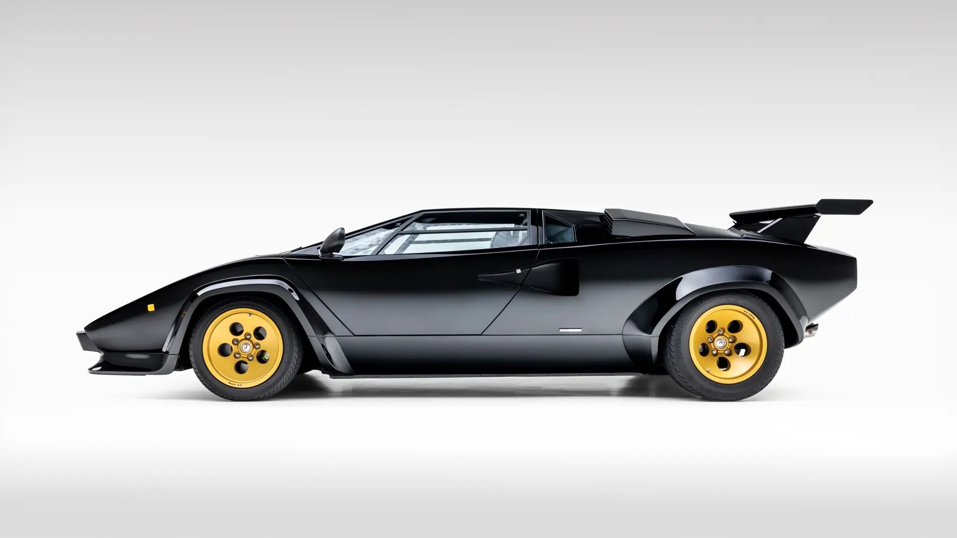 Photos: Restored 1985 Lamborghini with 195-mph speed aims to shine at ...