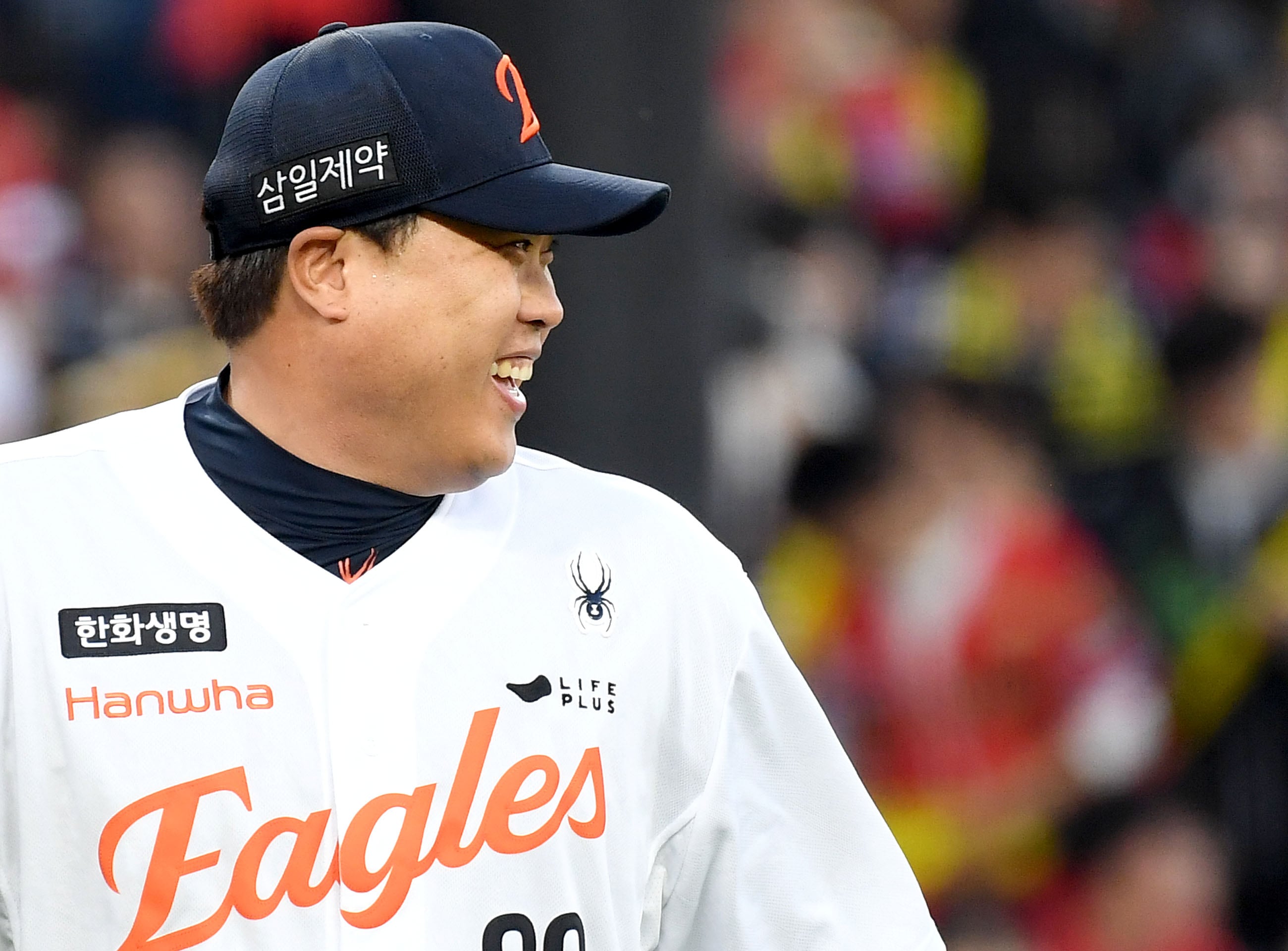Ryu Hyun-jin secures 8th win, takes sole lead in wins