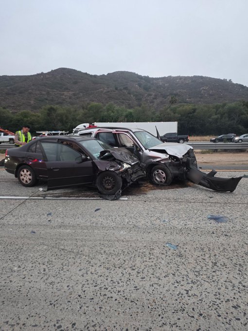 Deadly crash shuts down northbound I-15 near SR-76, causing major ...
